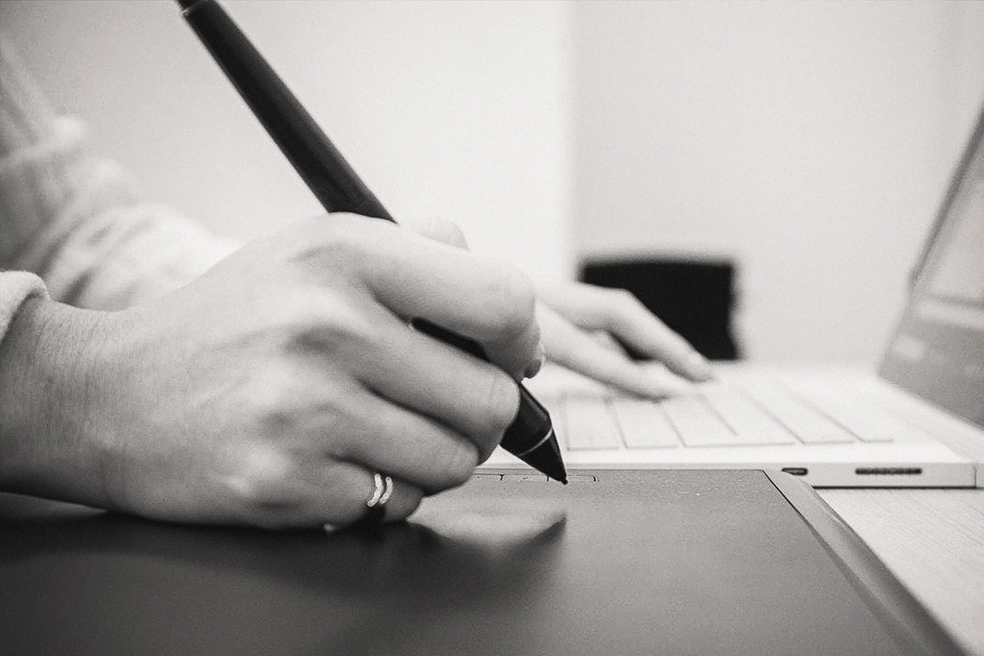 Tablet-HeaderII-min post production office